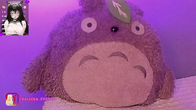 Snapshot of Valeera_Evans8 chatting on 03-21-25, 05:11 Valeera Evans8 online show from 03-21-25, 05:11