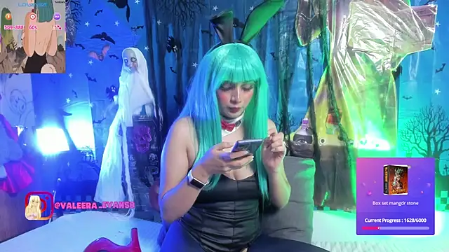 Snapshot of Valeera_Evans8 chatting on 10-25-25, 11:32 Valeera Evans8 online show from 10-25-25, 11:32