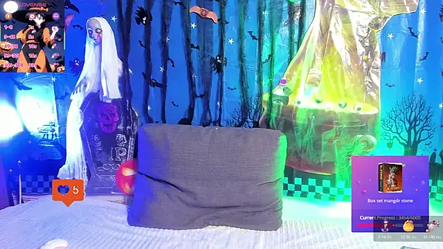 Snapshot of Valeera_Evans8 chatting on 10-29-25, 12:24 Valeera Evans8 online show from 10-29-25, 12:24