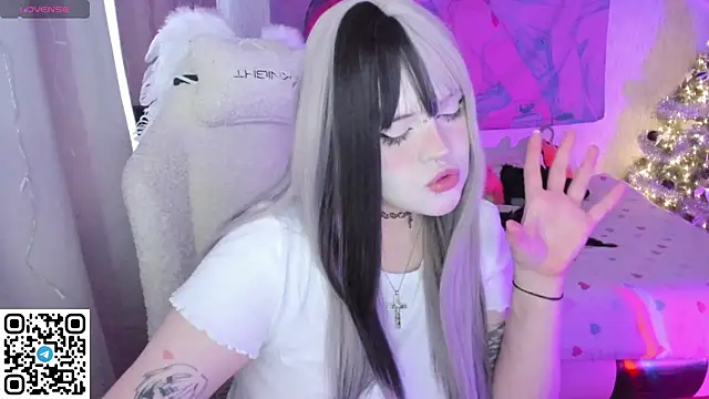 Snapshot of SelenaCute chatting on 01-06-26, 07:56 SelenaCute online show from 01-06-26, 07:56