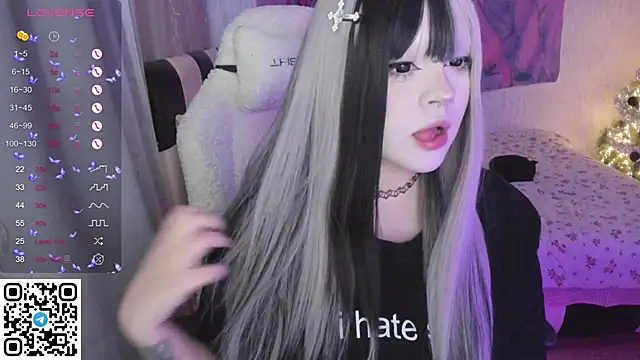 Snapshot of SelenaCute chatting on 01-15-26, 07:35 SelenaCute online show from 01-15-26, 07:35