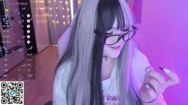 Snapshot of SelenaCute chatting on 02-16-26, 08:10 SelenaCute online show from 02-16-26, 08:10