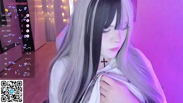 Snapshot of SelenaCute chatting on 02-17-26, 11:18 SelenaCute online show from 02-17-26, 11:18