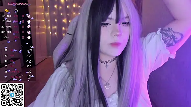 Snapshot of SelenaCute chatting on 03-06-26, 05:59 SelenaCute online show from 03-06-26, 05:59