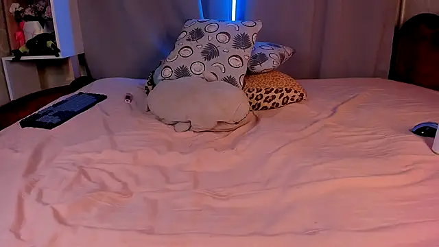 Snapshot of Jess_Lui chatting on 11-12-25, 03:29 Jess Lui online show from 11-12-25, 03:29