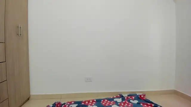 Snapshot of Hana_Zurah chatting on 11-20-25, 10:09 Hana Zurah online show from 11-20-25, 10:09