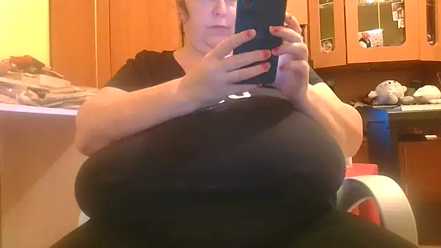 Snapshot of Nataliesbestjuggs chatting on 09-20-25, 06:09 Nataliesbestjuggs online show from 09-20-25, 06:09