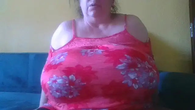 Snapshot of Nataliesbestjuggs chatting on 10-25-25, 01:51 Nataliesbestjuggs online show from 10-25-25, 01:51