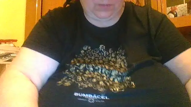 Snapshot of Nataliesbestjuggs chatting on 11-14-25, 11:02 Nataliesbestjuggs online show from 11-14-25, 11:02