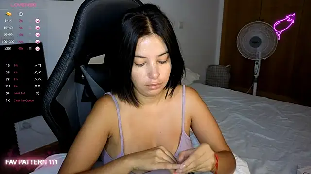 Snapshot of AnnaQueen chatting on 09-09-25, 02:00 AnnaQueen online show from 09-09-25, 02:00