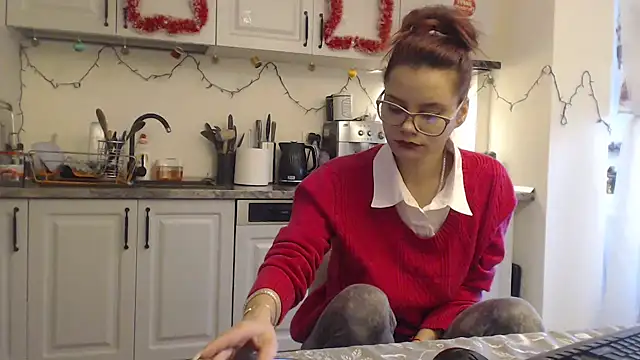 Snapshot of Tasty_Shape chatting on 02-18-25, 07:54 Tasty Shape online show from 02-18-25, 07:54