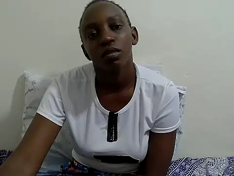 Snapshot of lizbela1 chatting on 05-06-26, 10:15 lizbela1 online show from 05-06-26, 10:15