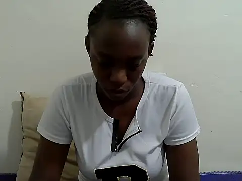 Snapshot of lizbela1 chatting on 05-27-26, 03:42 lizbela1 online show from 05-27-26, 03:42