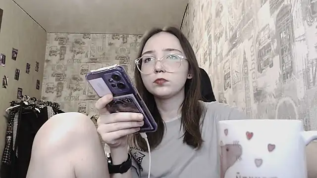 Snapshot of AmeliaKamishiro chatting on 02-04-25, 06:06 AmeliaKamishiro online show from 02-04-25, 06:06