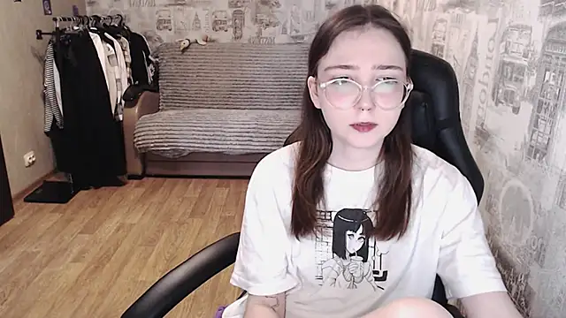 Snapshot of AmeliaKamishiro chatting on 03-20-25, 01:48 AmeliaKamishiro online show from 03-20-25, 01:48