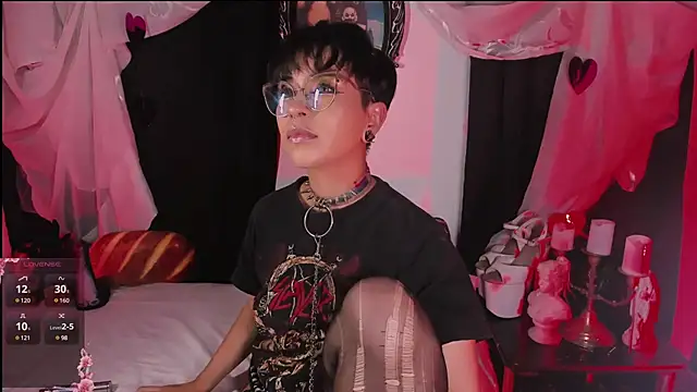 Snapshot of kitty_roxy chatting on 03-14-25, 05:48 kitty roxy online show from 03-14-25, 05:48