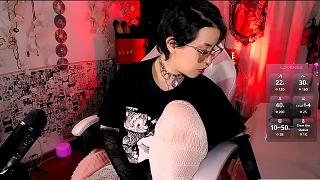 Snapshot of kitty_roxy chatting on 09-17-25, 08:49 kitty roxy online show from 09-17-25, 08:49