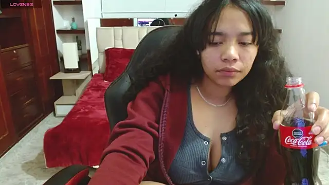 laureentt  online show from 02-05-25, 07:07