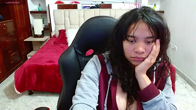 laureentt  online show from 03-04-25, 06:15