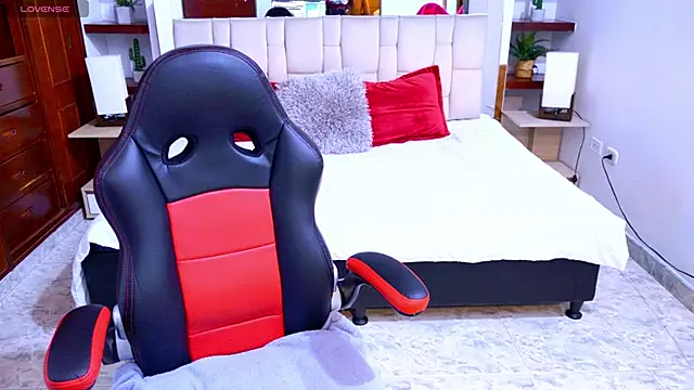 laureentt  online show from 09-12-25, 03:06