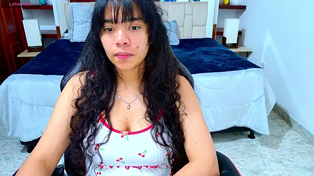 laureentt  online show from 10-22-25, 03:07