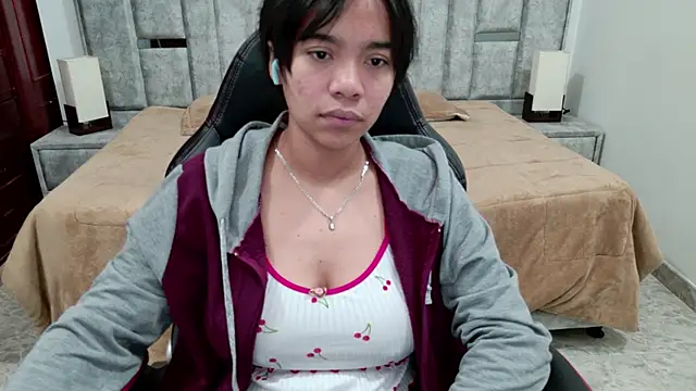 laureentt  online show from 04-24-26, 03:09