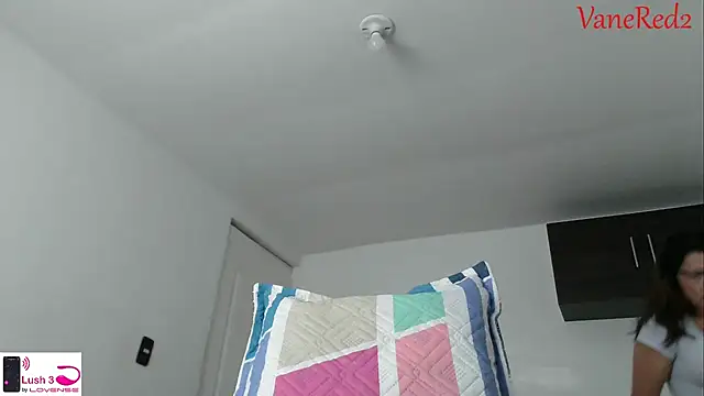 Snapshot of vanered2 chatting on 10-18-25, 12:06 vanered2 online show from 10-18-25, 12:06