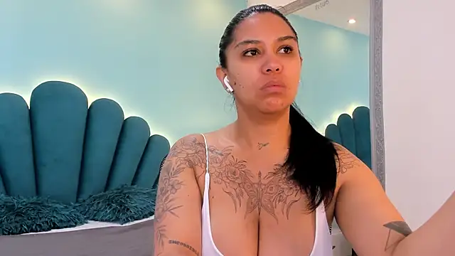 sharlott18 online show from 01-15-26, 12:54