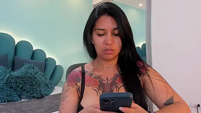 sharlott18 online show from 04-10-26, 06:34