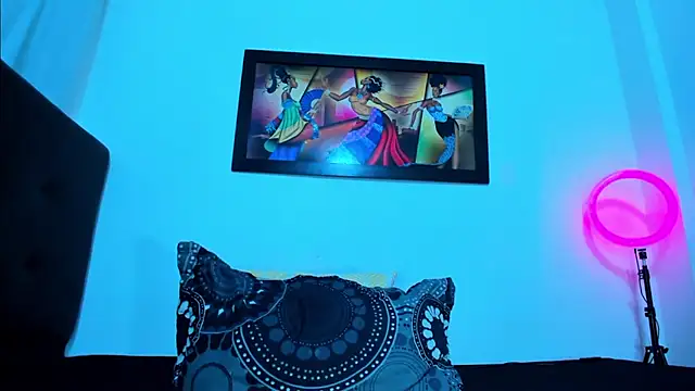 Snapshot of Jeymi-BigCock chatting on 10-18-25, 09:15 Jeymi-BigCock online show from 10-18-25, 09:15