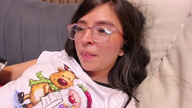 Eva Macalliter online show from 12-24-24, 04:19