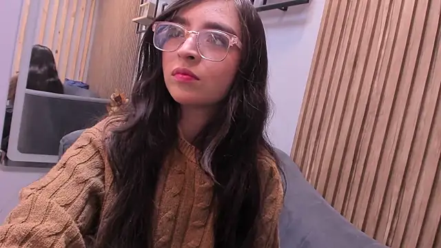 Eva Macalliter online show from 09-29-25, 01:05