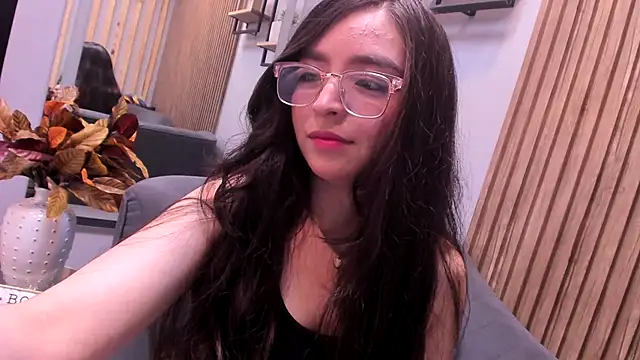 Eva Macalliter online show from 10-10-25, 02:54