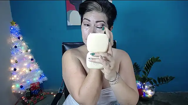 Sunny rayz  online show from 12-18-25, 10:10