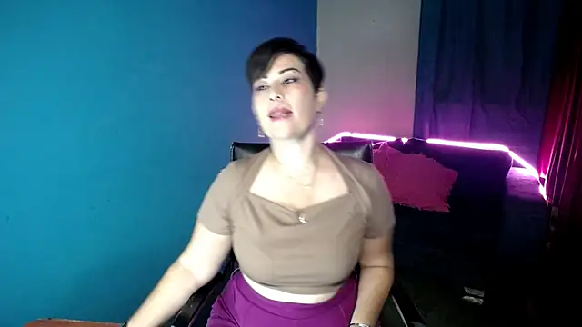 Snapshot of Sunny_rayz_ chatting on 06-20-26, 10:18 Sunny rayz online show from 06-20-26, 10:18