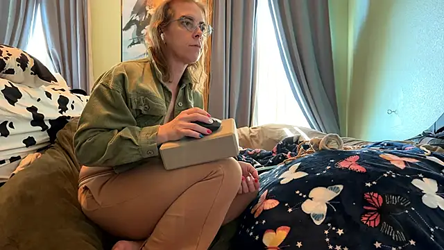 Linzy 19 online show from 02-27-26, 07:14