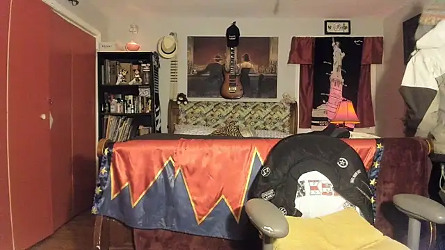 Snapshot of RoosterWabbit chatting on 03-10-25, 12:40 RoosterWabbit online show from 03-10-25, 12:40