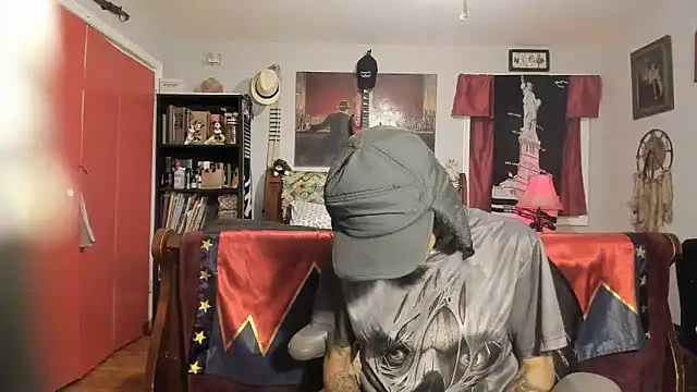 Snapshot of RoosterWabbit chatting on 03-11-25, 05:27 RoosterWabbit online show from 03-11-25, 05:27