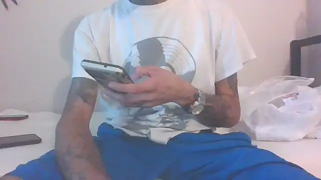 Snapshot of RoosterWabbit chatting on 09-19-25, 05:46 RoosterWabbit online show from 09-19-25, 05:46