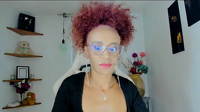 Snapshot of ScarlettMalbec chatting on 12-31-24, 10:56 ScarlettMalbec online show from 12-31-24, 10:56