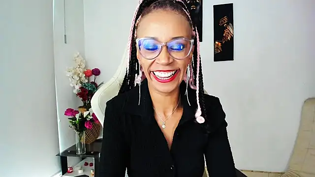 Snapshot of ScarlettMalbec chatting on 02-08-25, 09:04 ScarlettMalbec online show from 02-08-25, 09:04