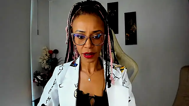 Snapshot of ScarlettMalbec chatting on 02-26-25, 08:54 ScarlettMalbec online show from 02-26-25, 08:54