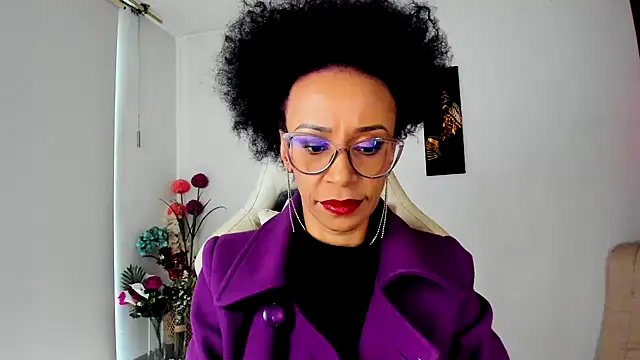 Snapshot of ScarlettMalbec chatting on 03-19-25, 09:05 ScarlettMalbec online show from 03-19-25, 09:05