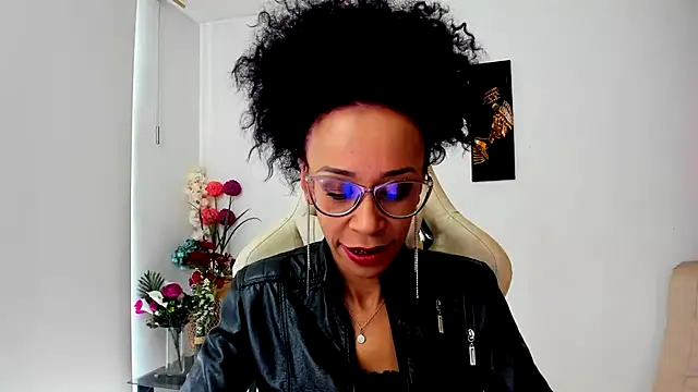 Snapshot of ScarlettMalbec chatting on 03-20-25, 09:02 ScarlettMalbec online show from 03-20-25, 09:02