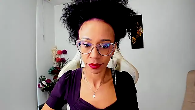 Snapshot of ScarlettMalbec chatting on 03-22-25, 09:21 ScarlettMalbec online show from 03-22-25, 09:21