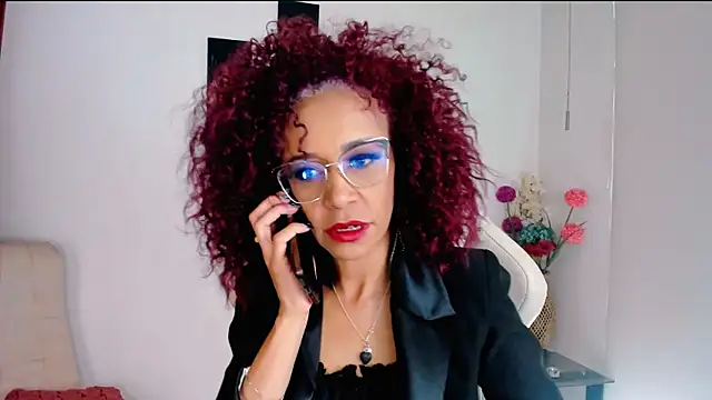 Snapshot of ScarlettMalbec chatting on 09-27-25, 08:58 ScarlettMalbec online show from 09-27-25, 08:58