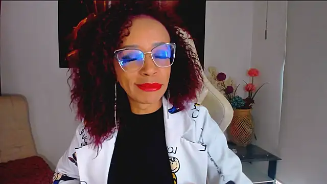 Snapshot of ScarlettMalbec chatting on 10-11-25, 09:24 ScarlettMalbec online show from 10-11-25, 09:24