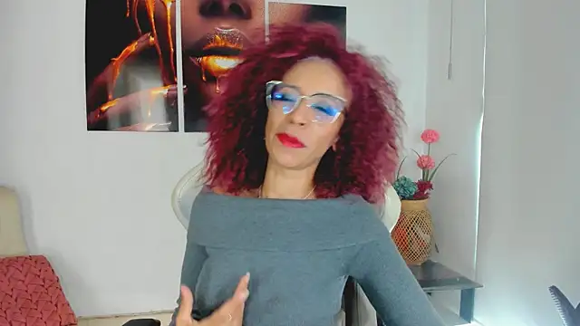 Snapshot of ScarlettMalbec chatting on 10-30-25, 08:42 ScarlettMalbec online show from 10-30-25, 08:42