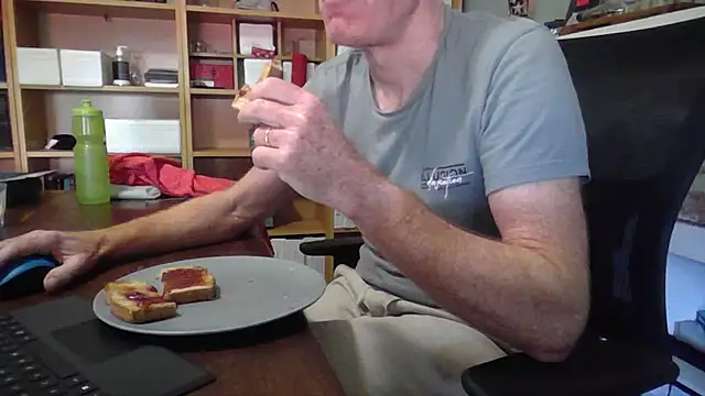 Snapshot of jiggy77777 chatting on 01-21-25, 12:15 jiggy77777 online show from 01-21-25, 12:15