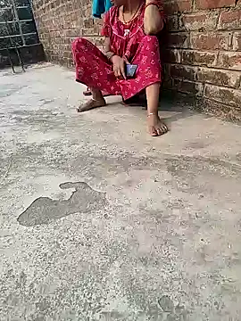 Snapshot of COUPLLE_VILLAGE chatting on 12-24-24, 08:11 COUPLLE VILLAGE online show from 12-24-24, 08:11